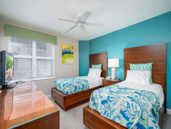 Fort Myers Three Bedroom Vacation Condo Located on Beach