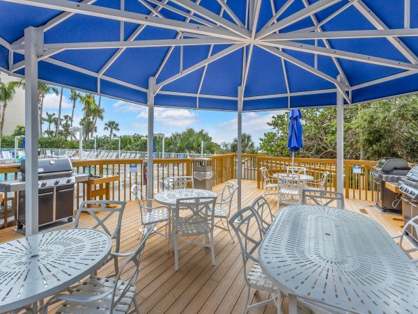 Fort Myers Three Bedroom Vacation Condo Located on Beach