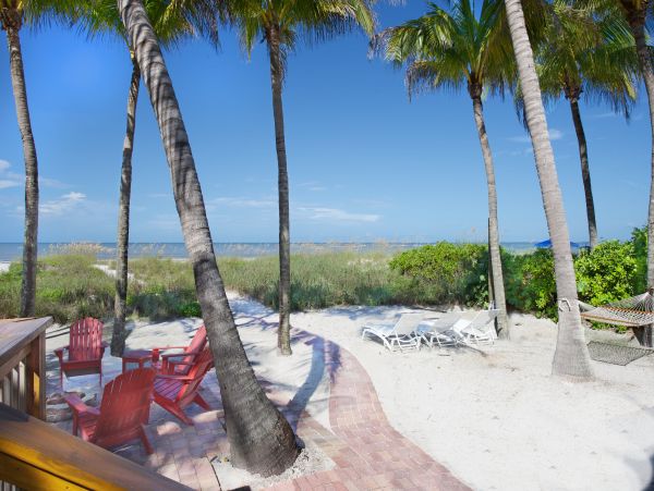 3 Bedroom Beach Vacation Home in Fort Myers Sleeps 8 Guests