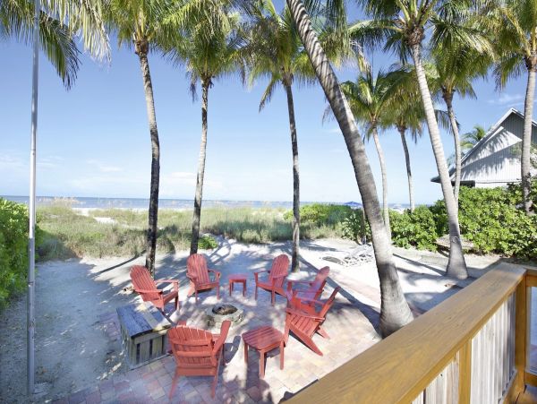 3 Bedroom Beach Vacation Home in Fort Myers Sleeps 8 Guests