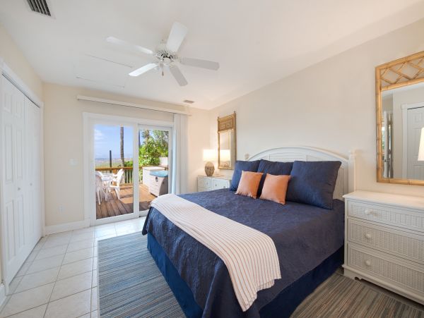 3 Bedroom Beach Vacation Home in Fort Myers Sleeps 8 Guests