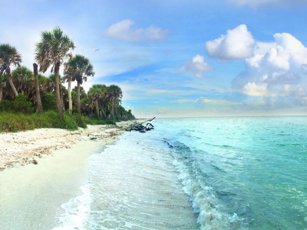 3 Bedroom Beach Vacation Home in Fort Myers Sleeps 8 Guests