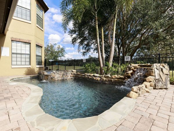 Kissimmee Vacation Home Six Bedrooms with Pool Sleeps 18