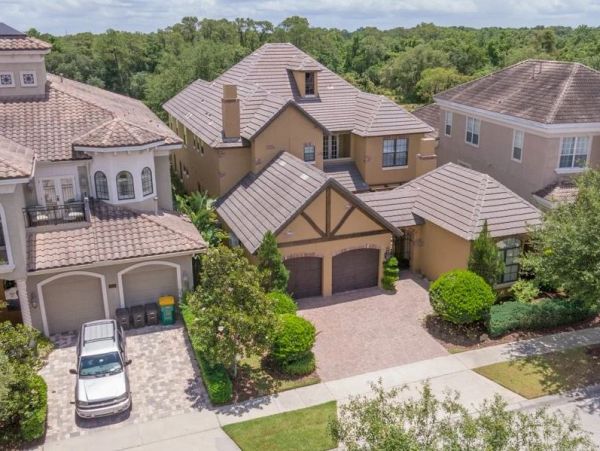Kissimmee Vacation Home Six Bedrooms with Pool Sleeps 18