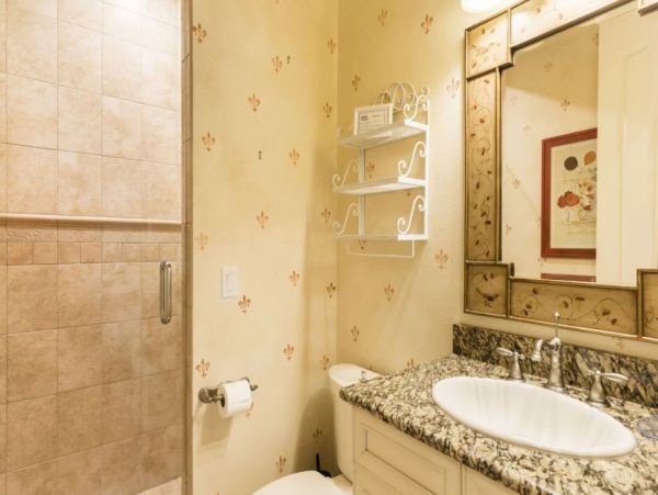 Kissimmee Vacation Home Six Bedrooms with Pool Sleeps 18