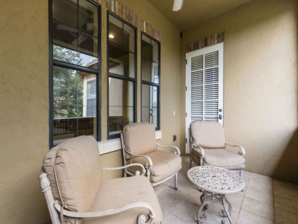 Kissimmee Vacation Home Six Bedrooms with Pool Sleeps 18