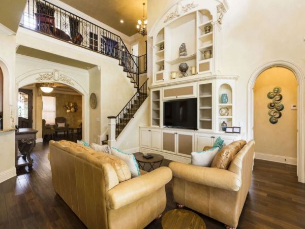 Kissimmee Vacation Home Six Bedrooms with Pool Sleeps 18
