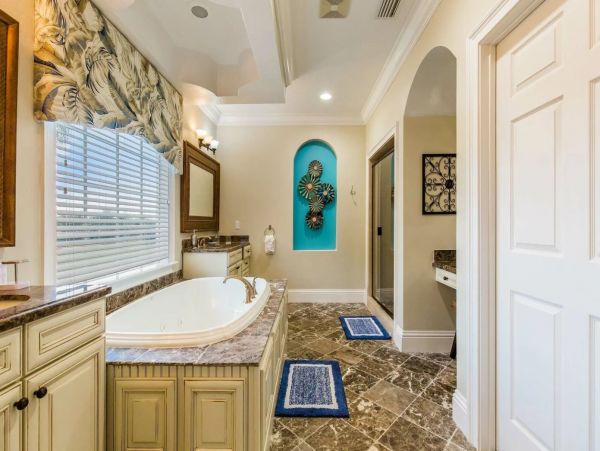 Orlando Luxury Five Bedroom Vacation Villa with Private Pool