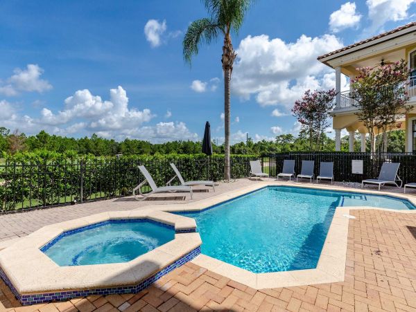 Orlando Luxury Five Bedroom Vacation Villa with Private Pool