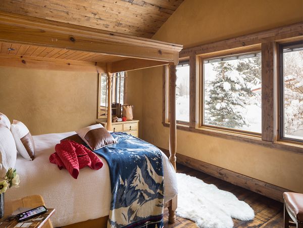Jackson Hole Luxurious Vacation Home Sleeps 10 Mountain View