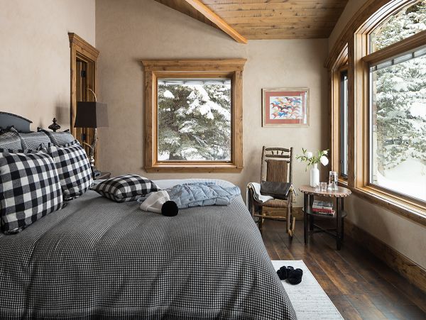 Jackson Hole Luxurious Vacation Home Sleeps 10 Mountain View