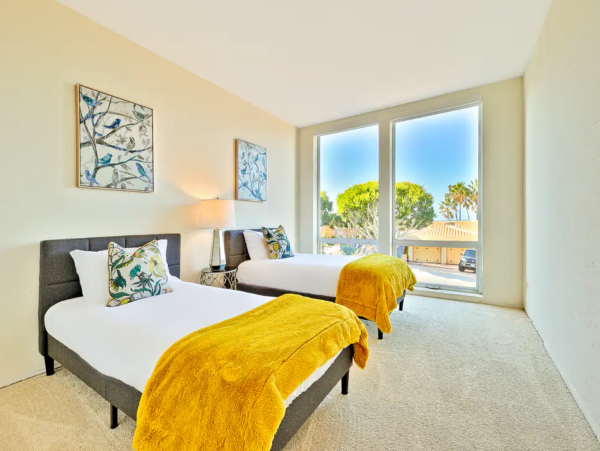 Glamorous La Jolla Home With Sweeping Pacific Views and Pool