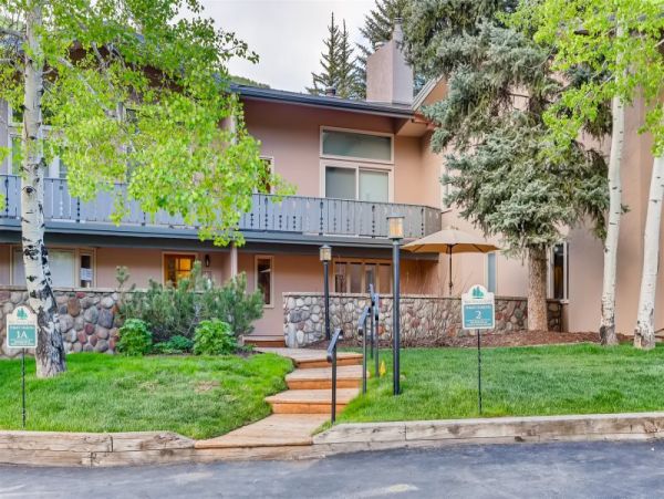 Golden PEak Walk to Lift Vail Condo nicely remodeled
