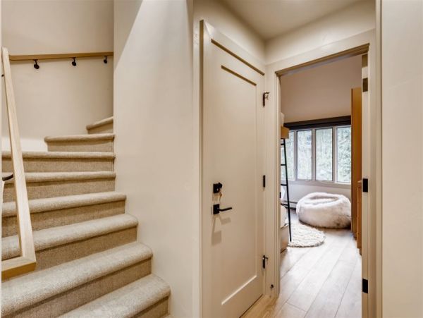 Golden PEak Walk to Lift Vail Condo nicely remodeled