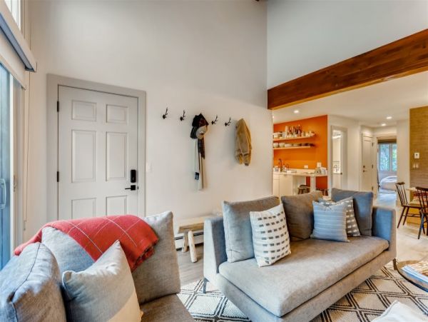 Golden PEak Walk to Lift Vail Condo nicely remodeled