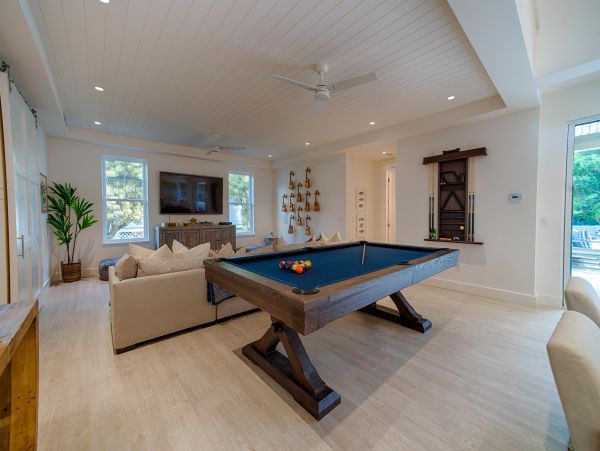 Five Bedroom Vacation Home in Princeville with Private Pool
