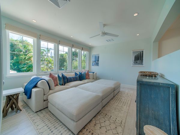 Five Bedroom Vacation Home in Princeville with Private Pool