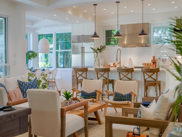 Five Bedroom Vacation Home in Princeville with Private Pool
