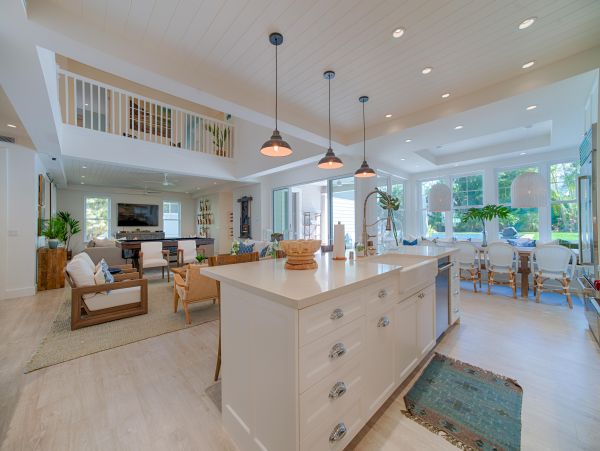 Five Bedroom Vacation Home in Princeville with Private Pool