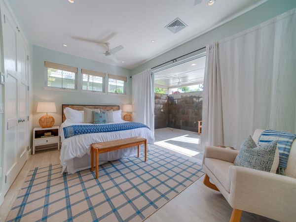 Five Bedroom Vacation Home in Princeville with Private Pool