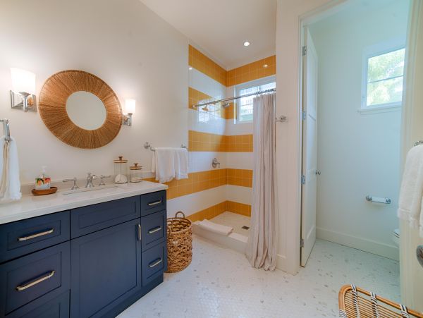 Five Bedroom Vacation Home in Princeville with Private Pool