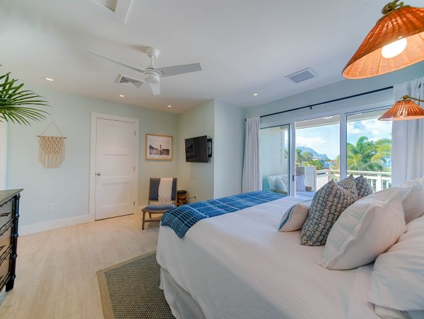 Five Bedroom Vacation Home in Princeville with Private Pool
