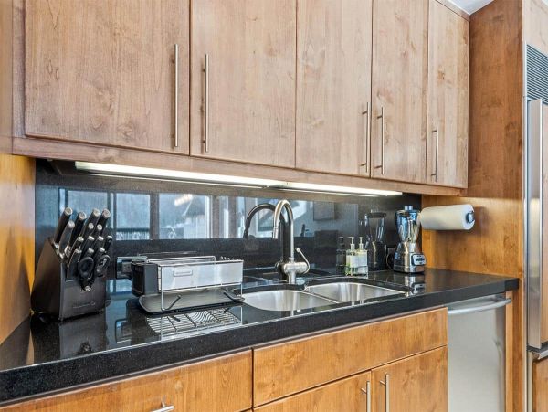 Lionshead Walk to Lift and nice amenities