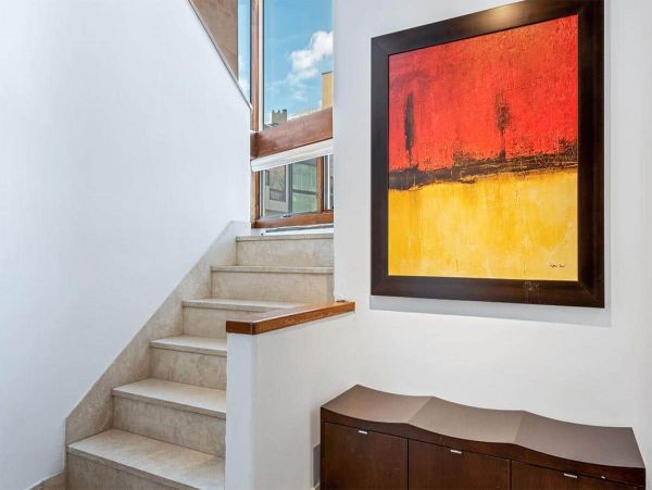 Lionshead Walk to Lift and nice amenities