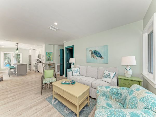 One Block to the Beach! Holmes Beach Vacation Home 6 Guests