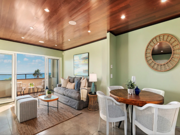 Beautiful Two Bedroom Duplex with Great Ocean Views