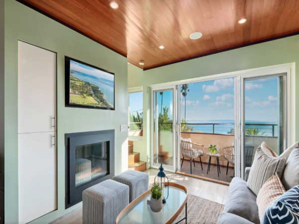 Beautiful Two Bedroom Duplex with Great Ocean Views