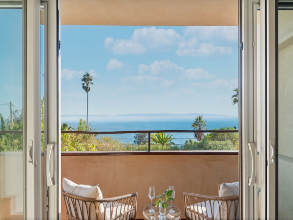 Beautiful Two Bedroom Duplex with Great Ocean Views