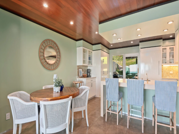 Beautiful Two Bedroom Duplex with Great Ocean Views