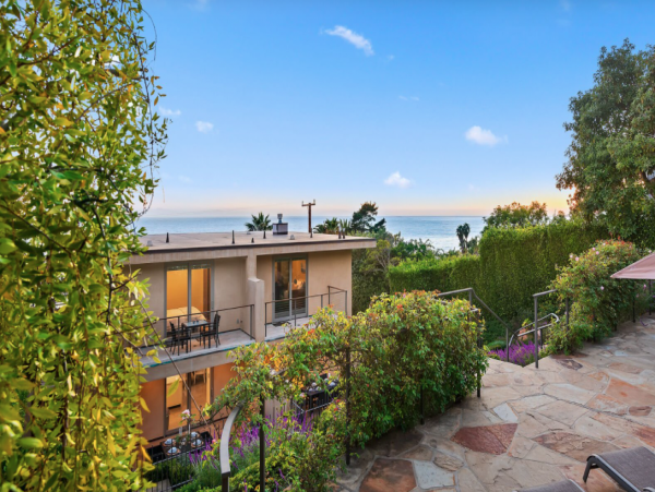 Beautiful Two Bedroom Duplex with Great Ocean Views