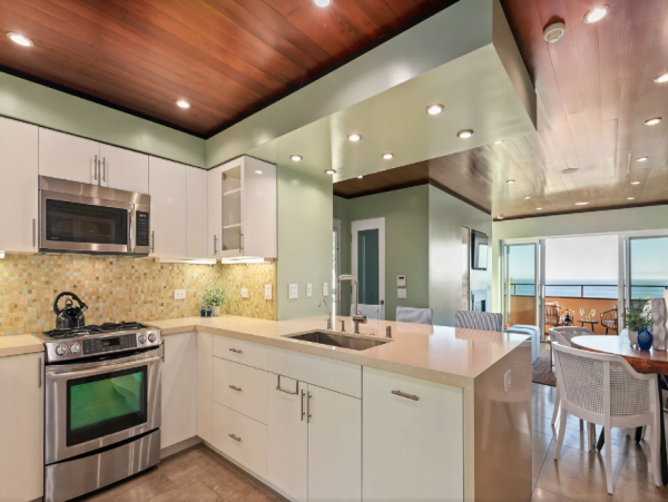 Beautiful Two Bedroom Duplex with Great Ocean Views