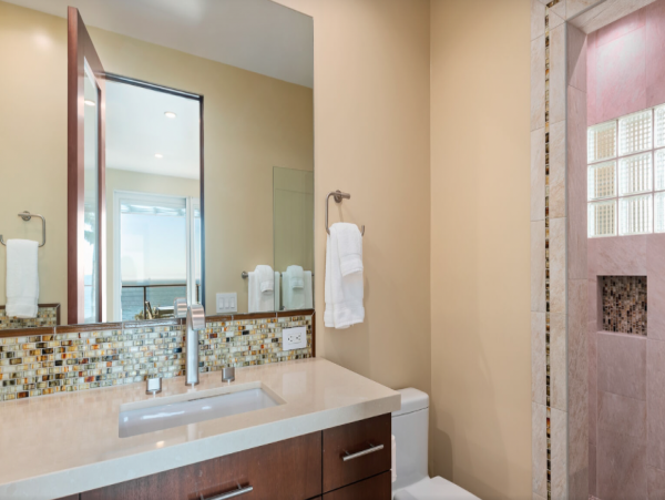 Beautiful Two Bedroom Duplex with Great Ocean Views