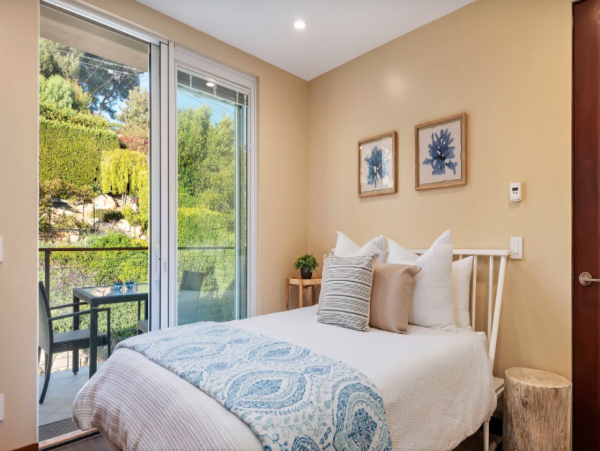 Beautiful Two Bedroom Duplex with Great Ocean Views