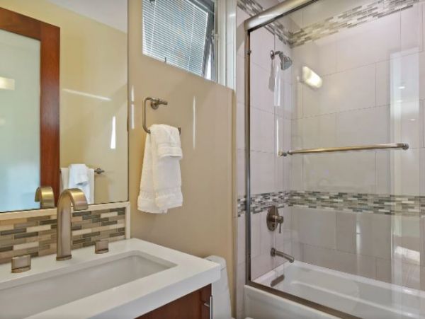 Oceanview Vacation Duplex Two Bedroom in Summerland