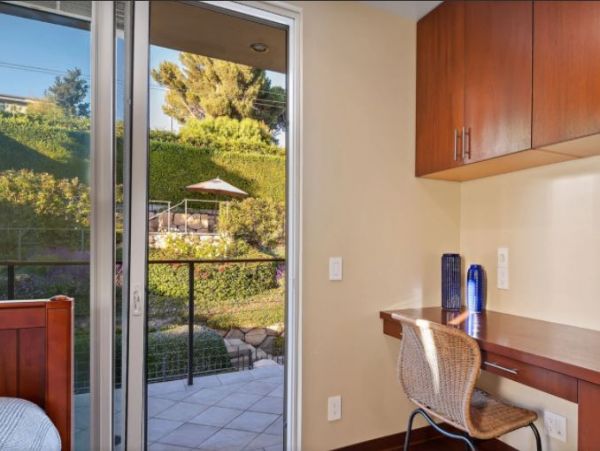 Oceanview Vacation Duplex Two Bedroom in Summerland