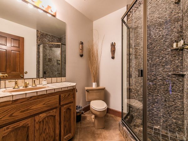 Lake Tahoe Five Bedroom Home With Hot Tub & Amazing Views!