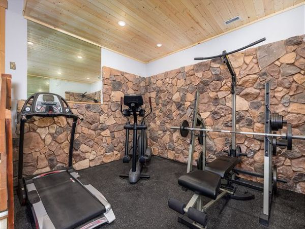 Luxury Vacation Home in Lake Tahoe With Hot Tub Sleeps 14