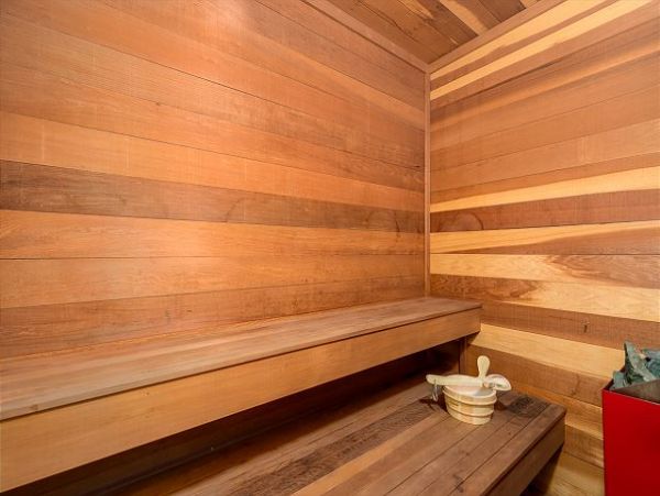 Luxury Vacation Home in Lake Tahoe With Hot Tub Sleeps 14
