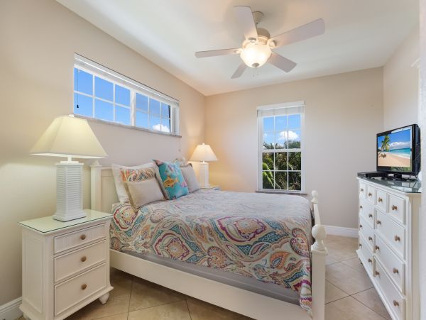 Holmes Beach Vacation Rental - Anna Maria Island Luxury Rental with Pool & Outdoor Kitchen