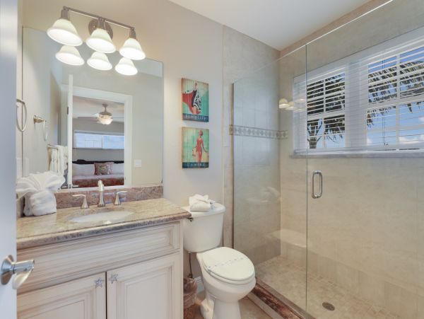 Holmes Beach Vacation Rental - Anna Maria Island Luxury Rental with Pool & Outdoor Kitchen