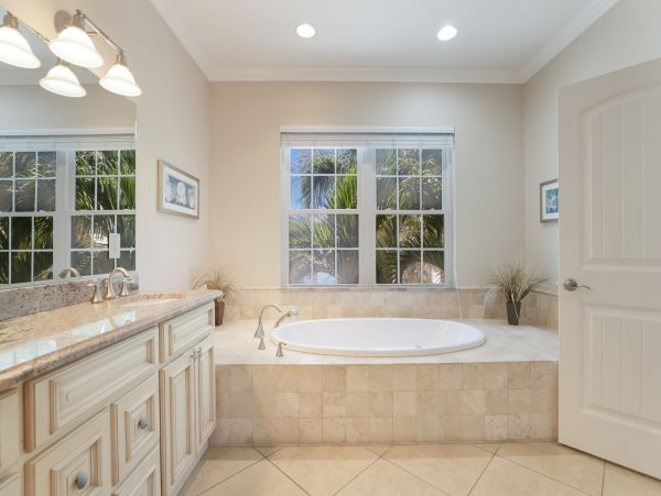 Holmes Beach Vacation Rental - Anna Maria Island Luxury Rental with Pool & Outdoor Kitchen