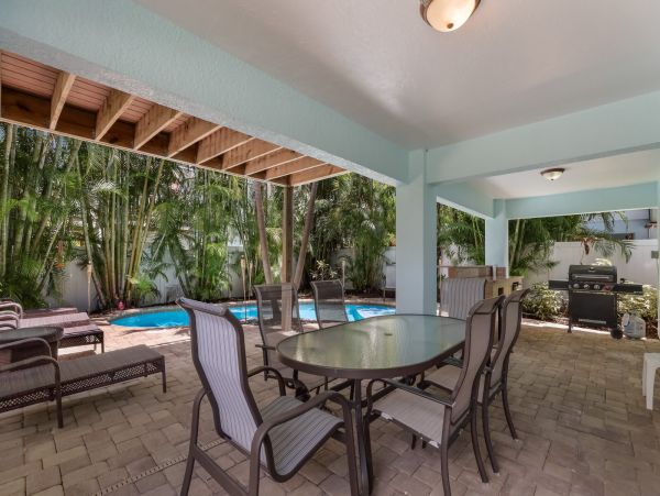 Holmes Beach Vacation Rental - Anna Maria Island Luxury Rental with Pool & Outdoor Kitchen