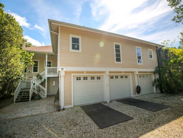 Private Pool Home Located close to the Beach.