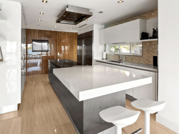 Stunning Waterfront Vacation Villa in Miami Beach Sleeps 16