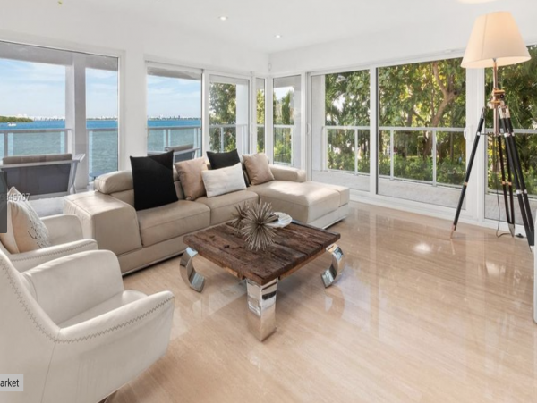 Stunning Waterfront Vacation Villa in Miami Beach Sleeps 16