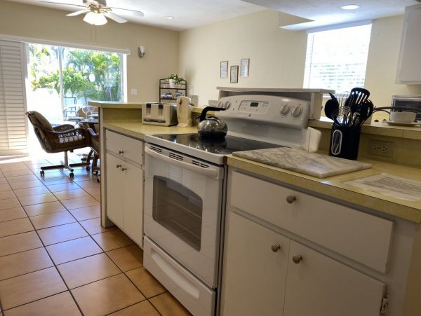Fort Myers Vacation Home with Pool Sleeps 6 Guests